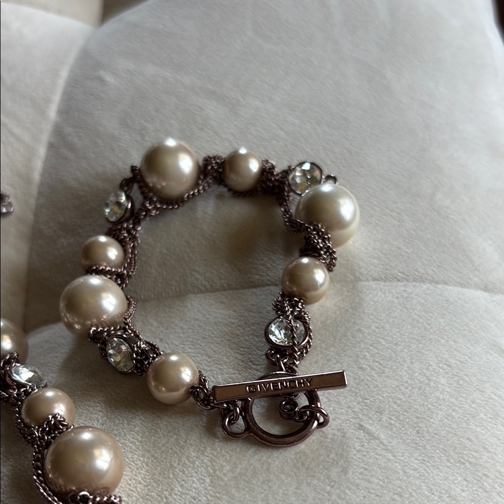 Givenchy Elegant Pearl and Crystal Jewelry Set - Picture 2 of 3